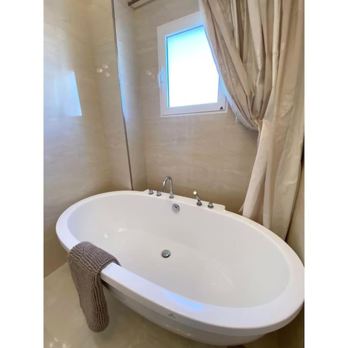 Modern Flat Close To Beach إل كامبيلو المظهر الخارجي الصورة